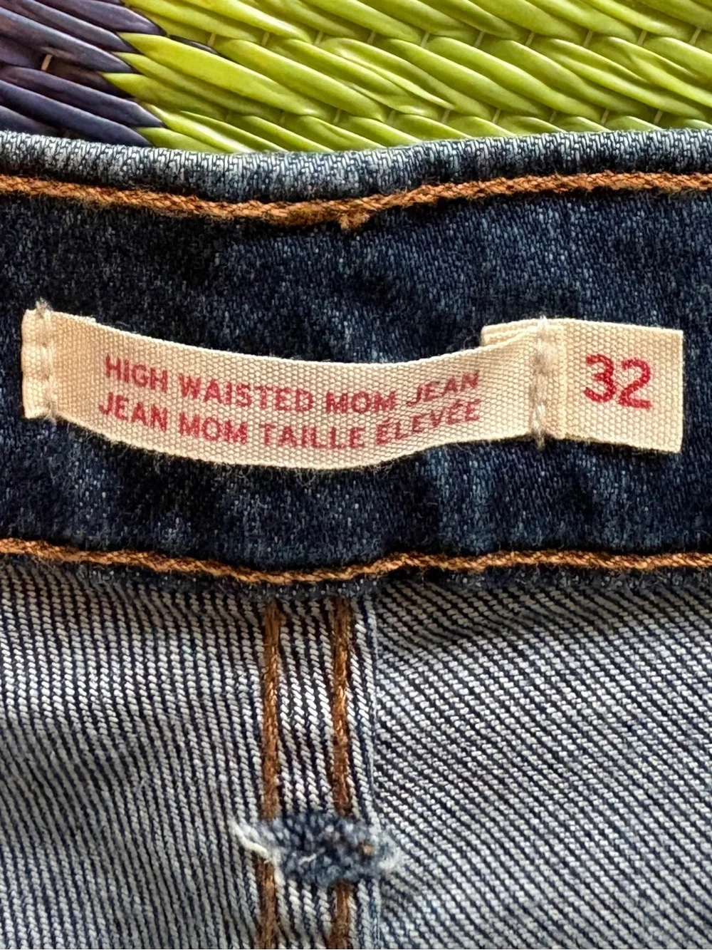 LEVI'S High Waisted Mom Jeans Size 32 In Medium Indigo Worn In - Blue - Picture 7 of 12